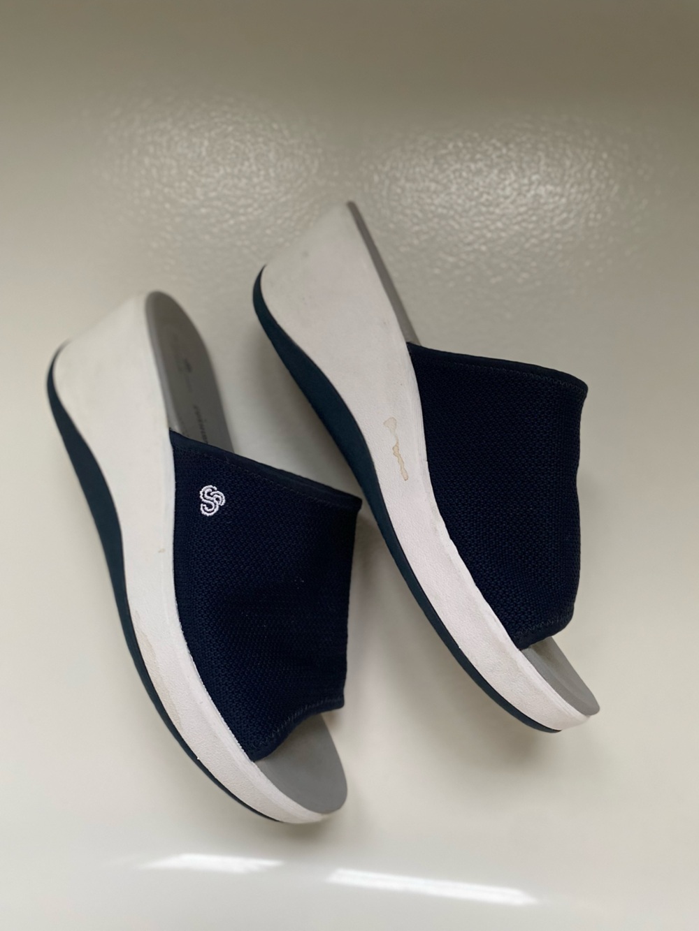 Clarks Navy Wedge Slide Sandals (Size 7.5)